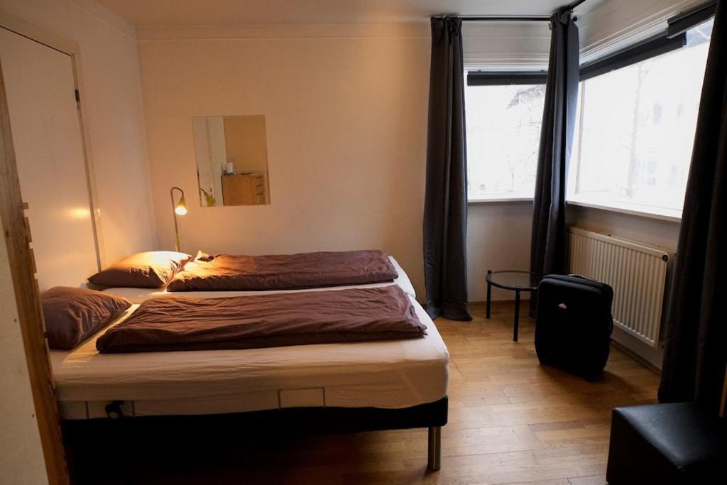 Apartament Cozy on the Strip Reykjavík Zewnętrze zdjęcie